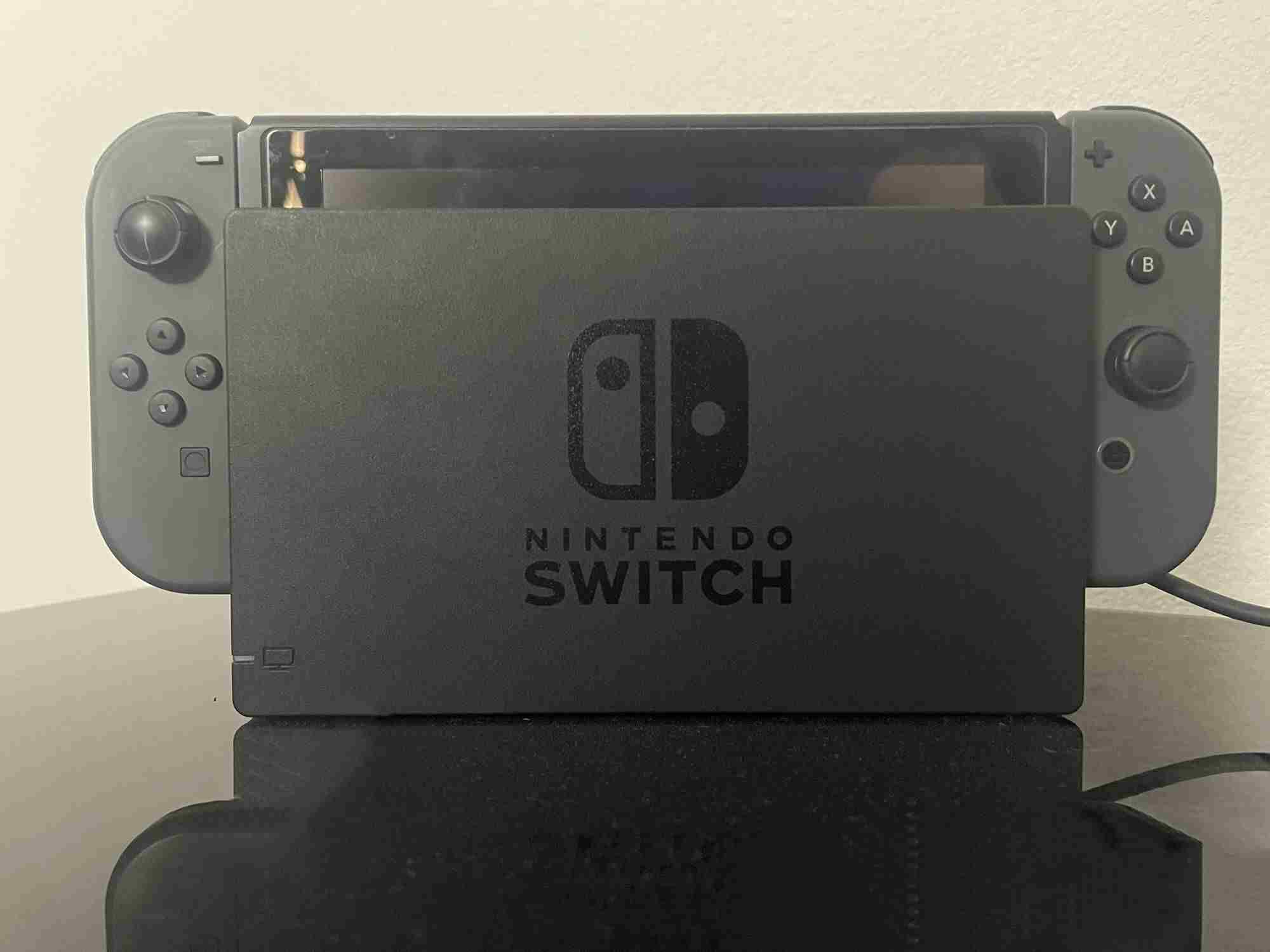 Charge Nintendo Switch controllers using the dock
