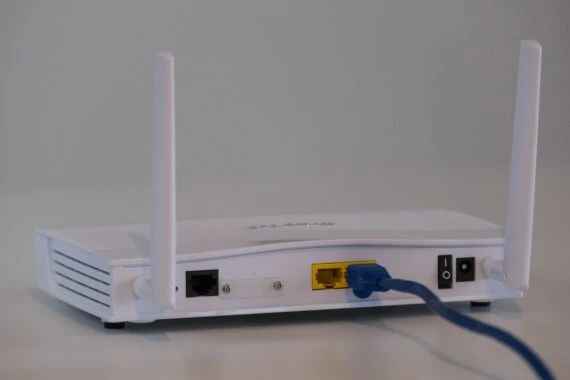 restart the router if Xbox 360 won't connect to Wi-Fi