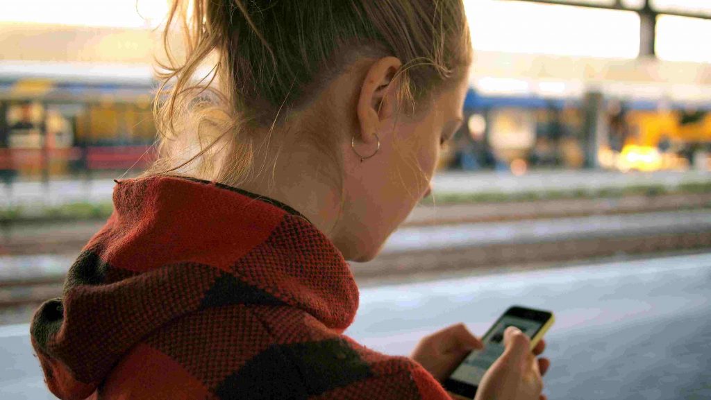 How to Do a Free Reverse Phone Lookup With Name - 12