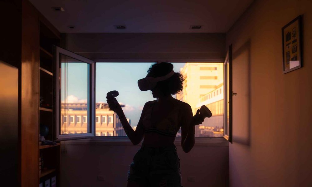 Virtual Reality in Online Gaming