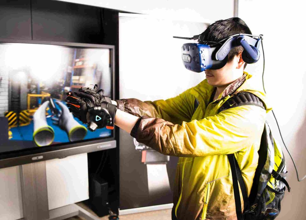 Virtual Reality in Online Gaming