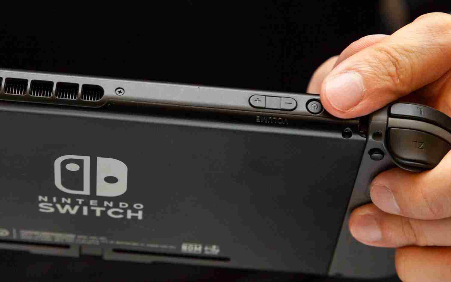 Nintendo switch не включается. Кнопка включения Нинтендо свитч. Кнопка для включения Nintendo Switch Lite. Кнопка Power на Нинтендо свитч. Nintendo Switch 2023.