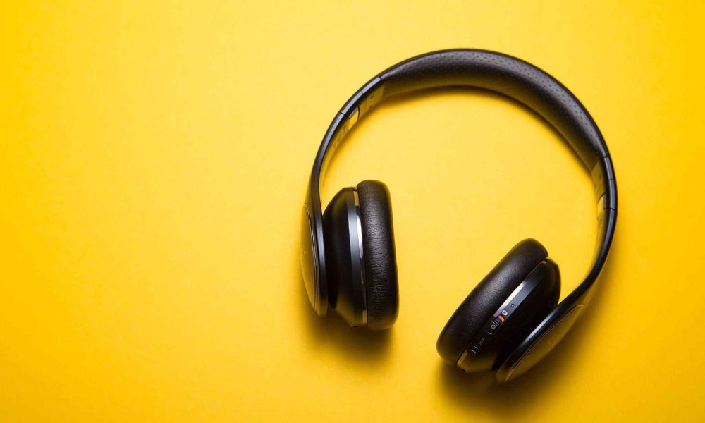 Noise-Canceling Headphones on Flights